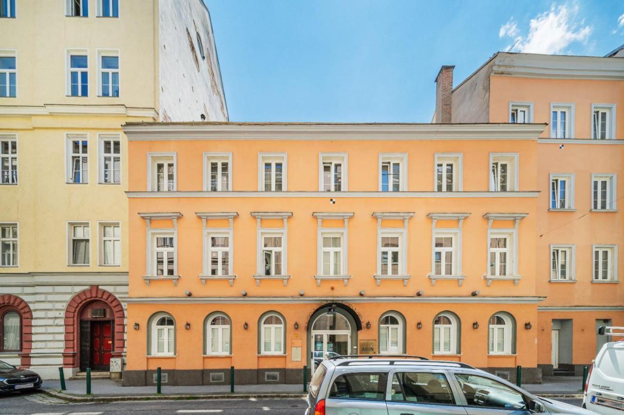 Self-Check-In Hotel Adlon ウィーン エクステリア 写真