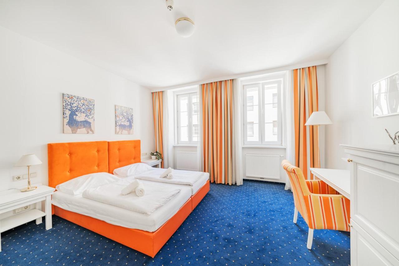 Self-Check-In Hotel Adlon ウィーン エクステリア 写真