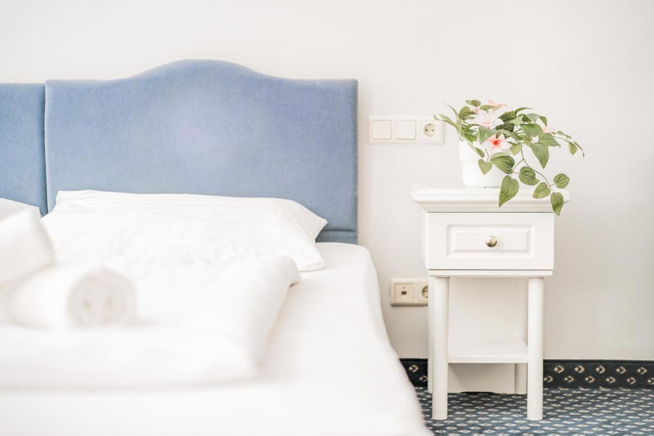 Self-Check-In Hotel Adlon ウィーン エクステリア 写真