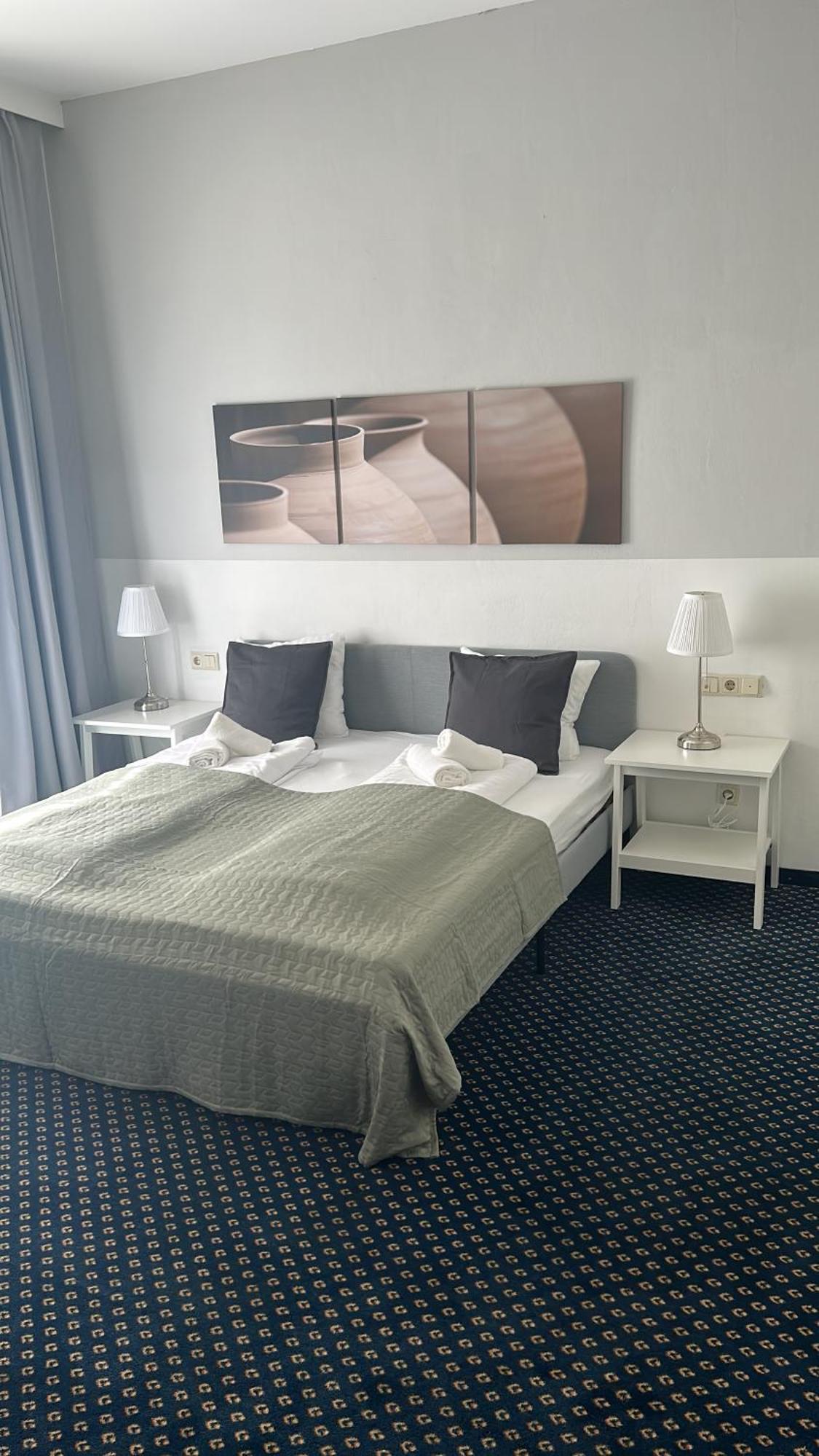 Self-Check-In Hotel Adlon ウィーン エクステリア 写真